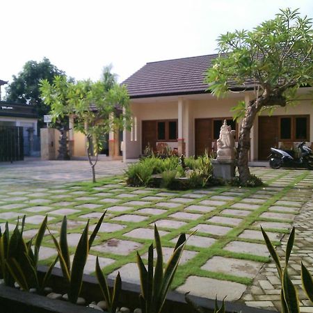 Deka Homestay Mataram Bagian luar foto
