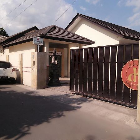 Deka Homestay Mataram Bagian luar foto