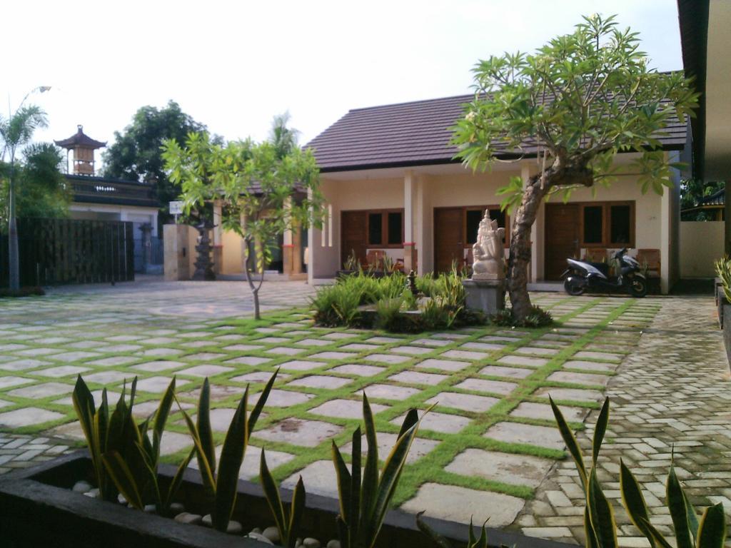 Deka Homestay Mataram Bagian luar foto