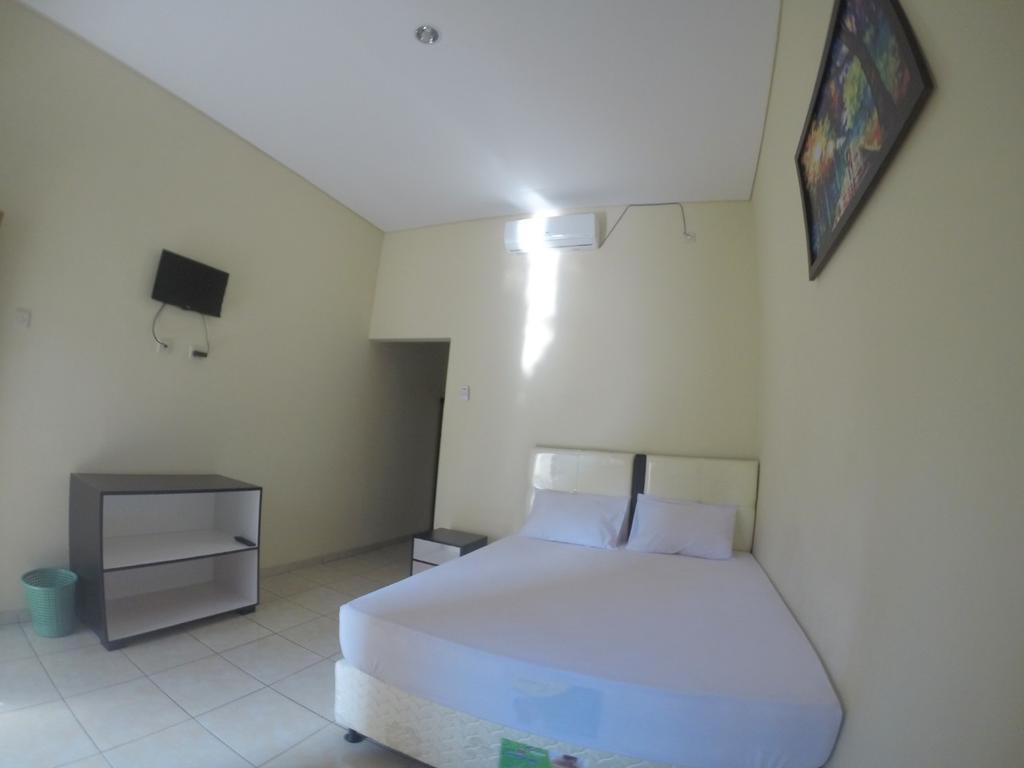 Deka Homestay Mataram Bagian luar foto