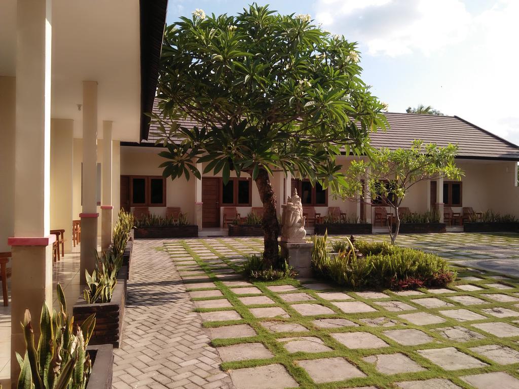 Deka Homestay Mataram Bagian luar foto